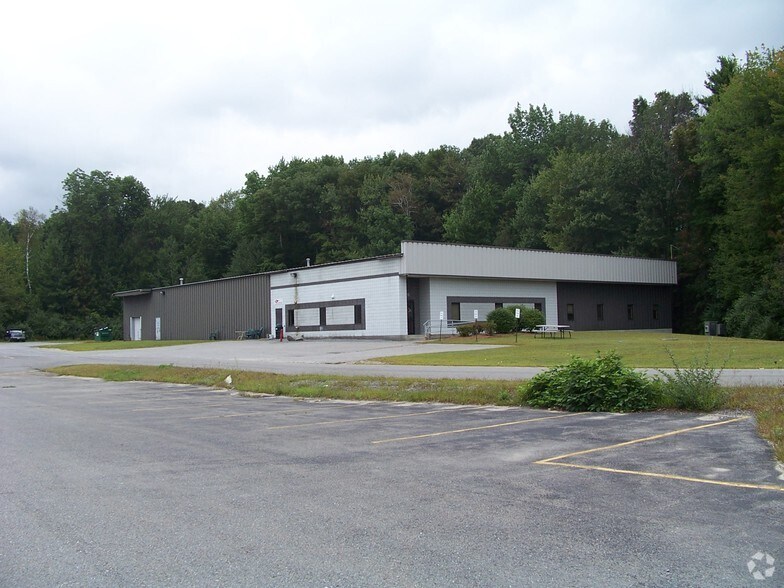 68 Pratts Junction Rd, Sterling, MA à vendre - Photo du bâtiment - Image 2 de 4