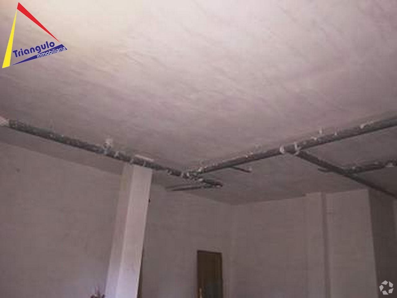 Retail in Segovia, Segovia for lease Interior Photo- Image 1 of 2