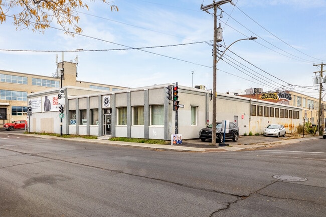 Plus de détails pour 9895 Rue Saint-Urbain, Montréal, QC - Industriel à vendre