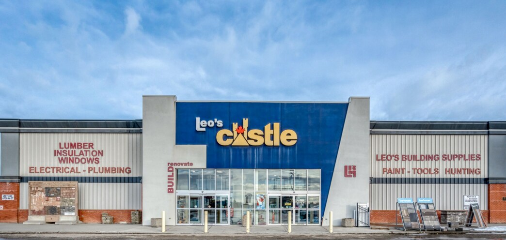 6700 46 St, Olds, AB à vendre Photo du bâtiment- Image 1 de 1