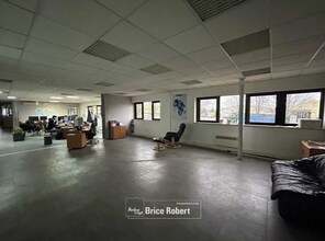 Flex in Genas for lease Interior Photo- Image 1 of 3