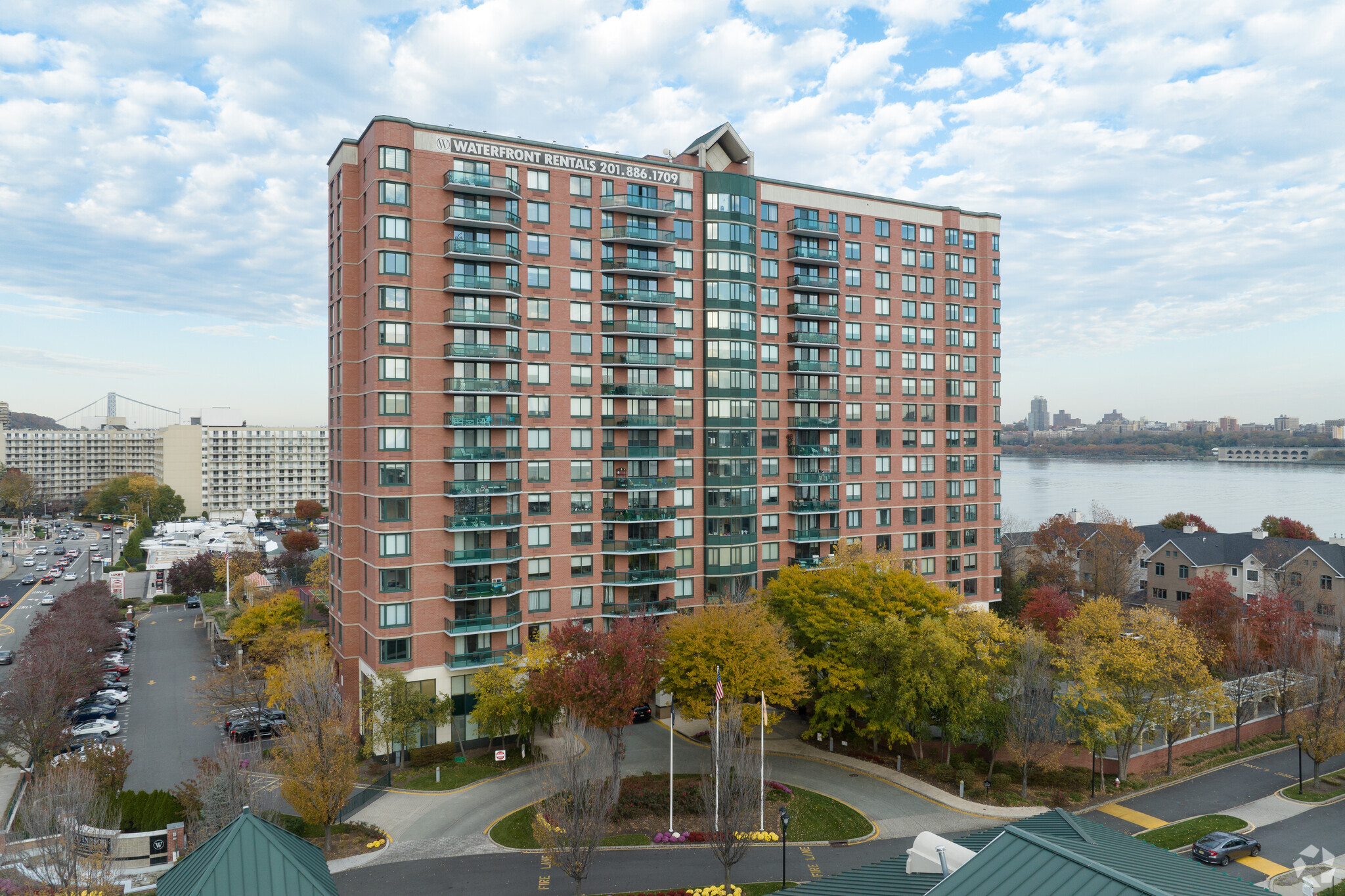 100 Tower Dr, Edgewater, NJ for lease Primary Photo- Image 1 of 58