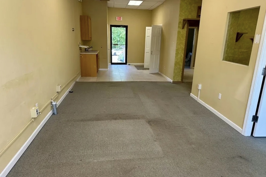 3034 Summer St, Stamford, CT for lease - Building Photo - Image 2 of 5