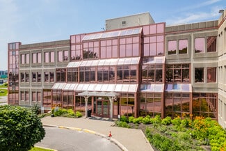 Plus de détails pour 7405 Rte Transcanadienne, Montréal, QC - Bureau à louer
