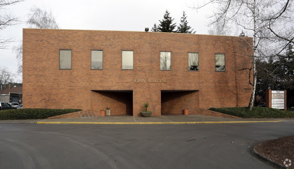 5901 S Macadam Ave, Portland, OR for lease - Building Photo - Image 2 of 3