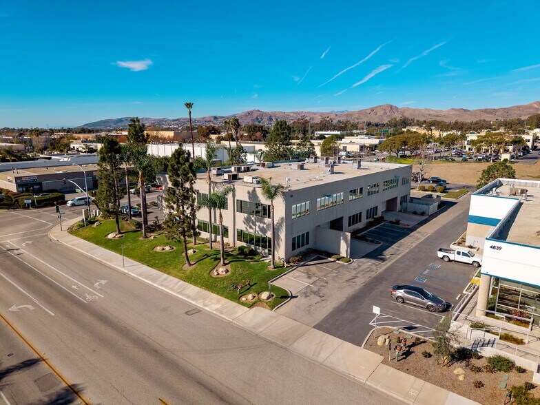 1650 Palma Dr, Ventura, CA à louer - Photo du bâtiment - Image 2 de 17