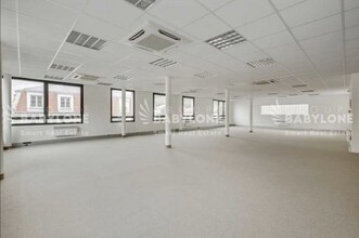 Retail in Meudon for lease Interior Photo- Image 1 of 3