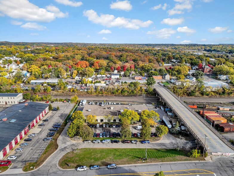 5 Empire Dr, Saint Paul, MN à vendre - Photo du bâtiment - Image 1 de 12