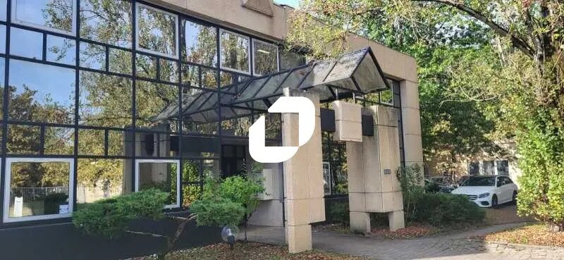 Bureau dans Pessac à louer - Photo du bâtiment - Image 1 de 21