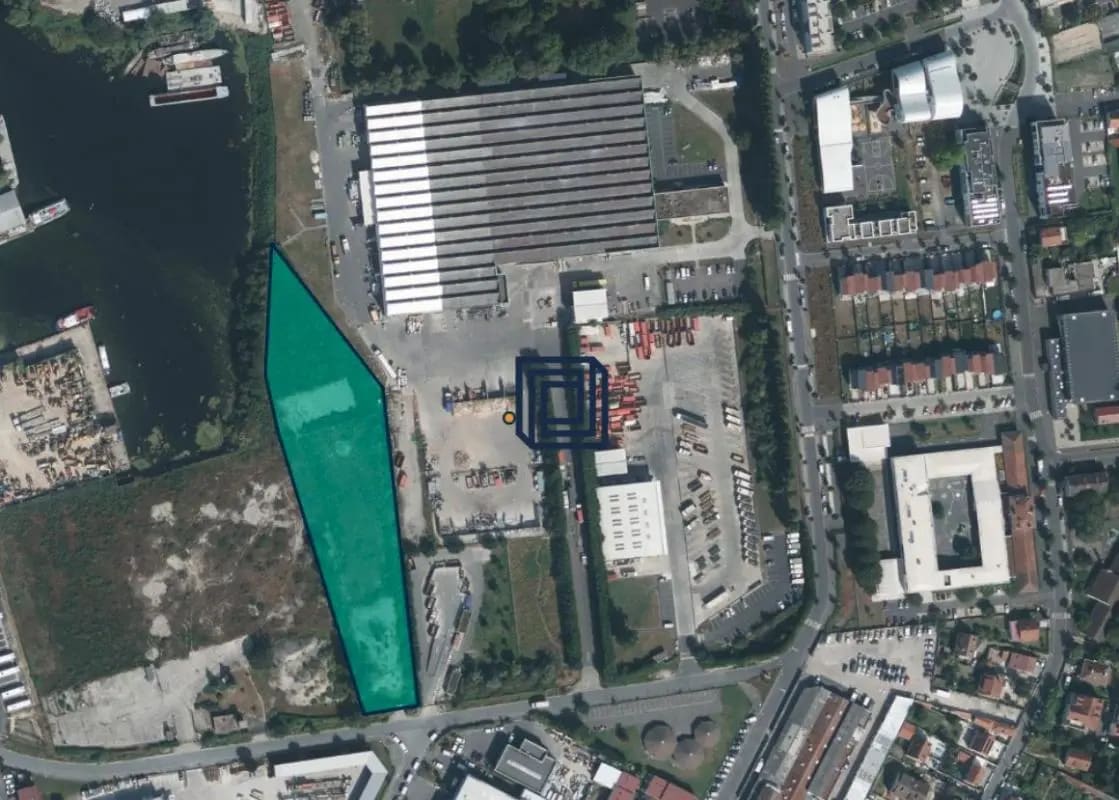 Land in Villeneuve-le-Roi for lease Building Photo- Image 1 of 2