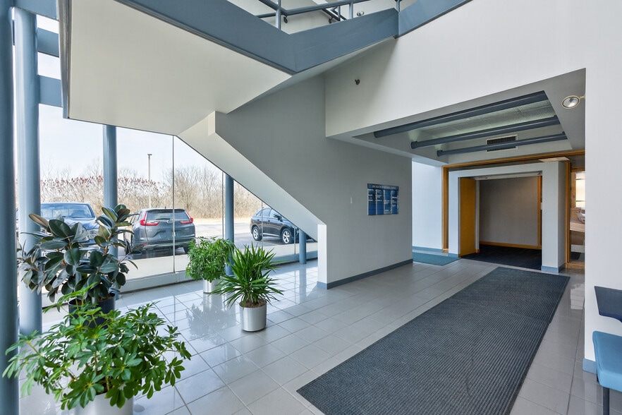 290 Springfield Dr, Bloomingdale, IL for lease - Building Photo - Image 2 of 47