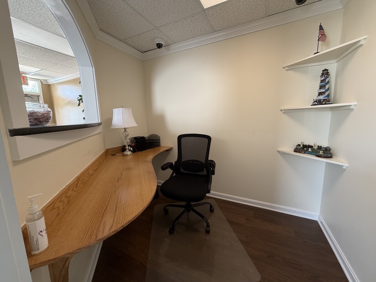 301-306 Steeple Chase Dr, Prince Frederick, MD 20678 - Unit 108 - - Interior Photo - Image 2 of 7
