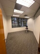 12404 Park Central Dr, Dallas, TX for lease Building Photo- Image 2 of 4