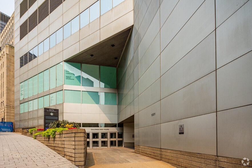 1001 Boul Robert-Bourassa, Montréal, QC for lease - Building Photo - Image 2 of 8