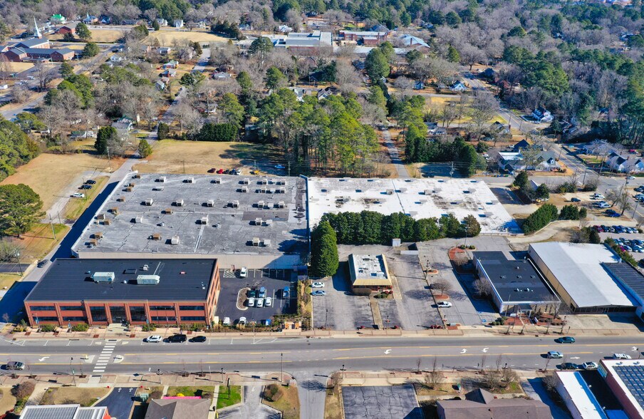 112-118 Jones St, Fuquay-Varina, NC à louer - Photo du bâtiment - Image 2 de 8