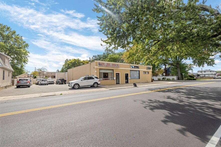 1097 Tulip Ave, Franklin Square, NY for lease - Building Photo - Image 2 of 10