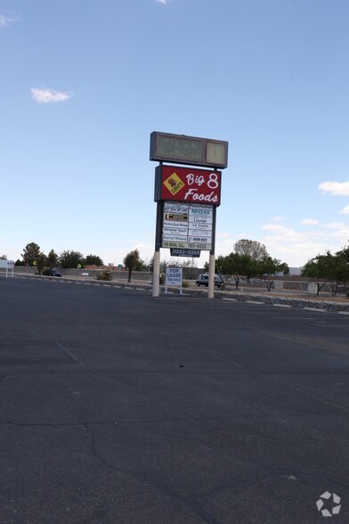 3333 Yarbrough Dr, El Paso, TX à louer - Photo du bâtiment - Image 3 de 13