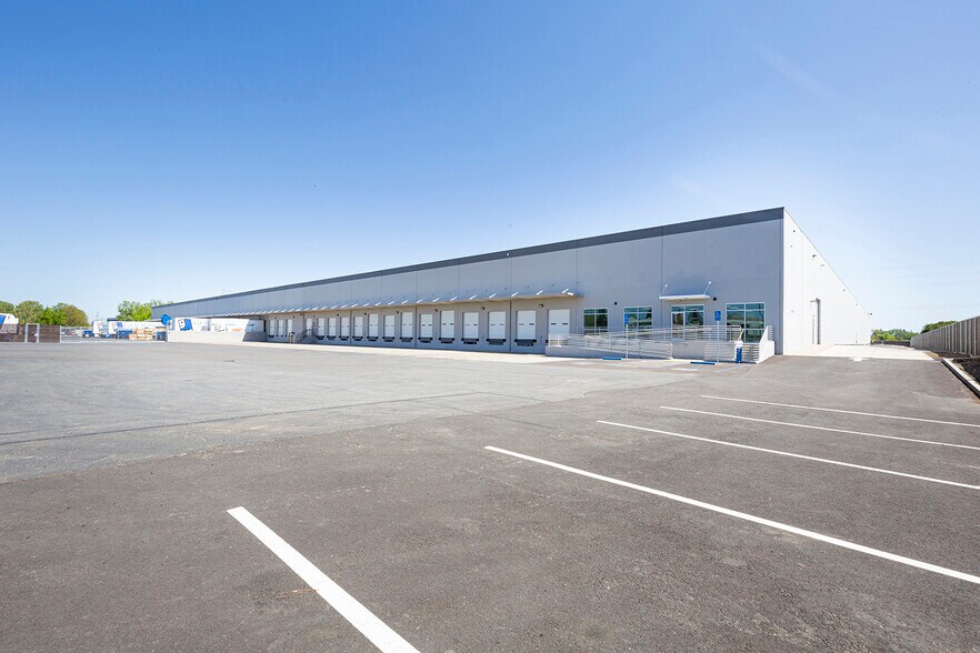 3689 Industrial Blvd, West Sacramento, CA à louer - Photo principale - Image 1 de 2