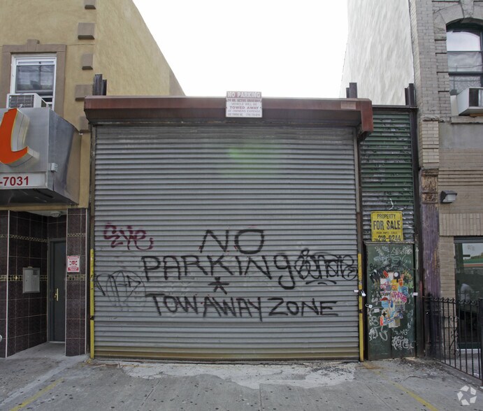 672 Broadway, Brooklyn, NY for sale - Building Photo - Image 2 of 2