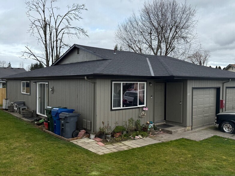 4561 Chippewa Ct SE, Salem, OR à vendre - Photo du bâtiment - Image 2 de 9