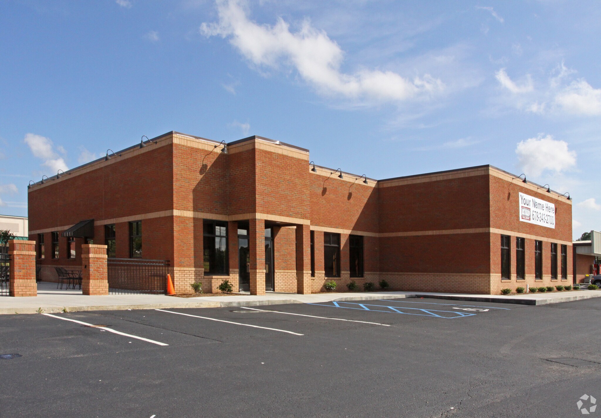 3584 Atlanta Hwy, Flowery Branch, GA à vendre Photo principale- Image 1 de 22