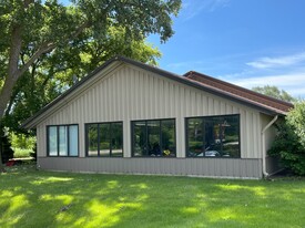 905 Pyott Rd, Crystal Lake IL - Warehouse