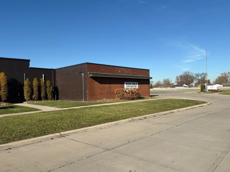 18712 Quarry Rd, Riverview, MI for lease - Building Photo - Image 2 of 9