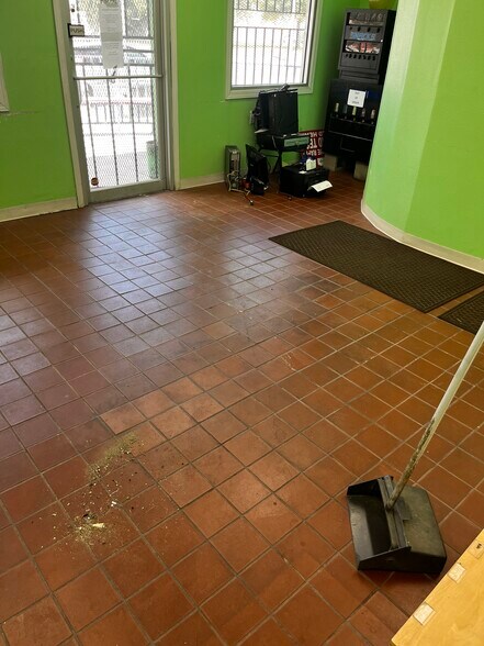 2600 S Claiborne Ave, New Orleans, LA à louer - Photo du bâtiment - Image 3 de 14