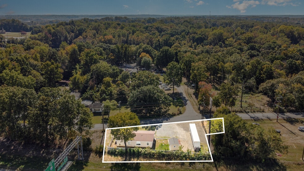 9008 N Lakebrook Rd, Charlotte, NC for sale - Aerial - Image 3 of 37