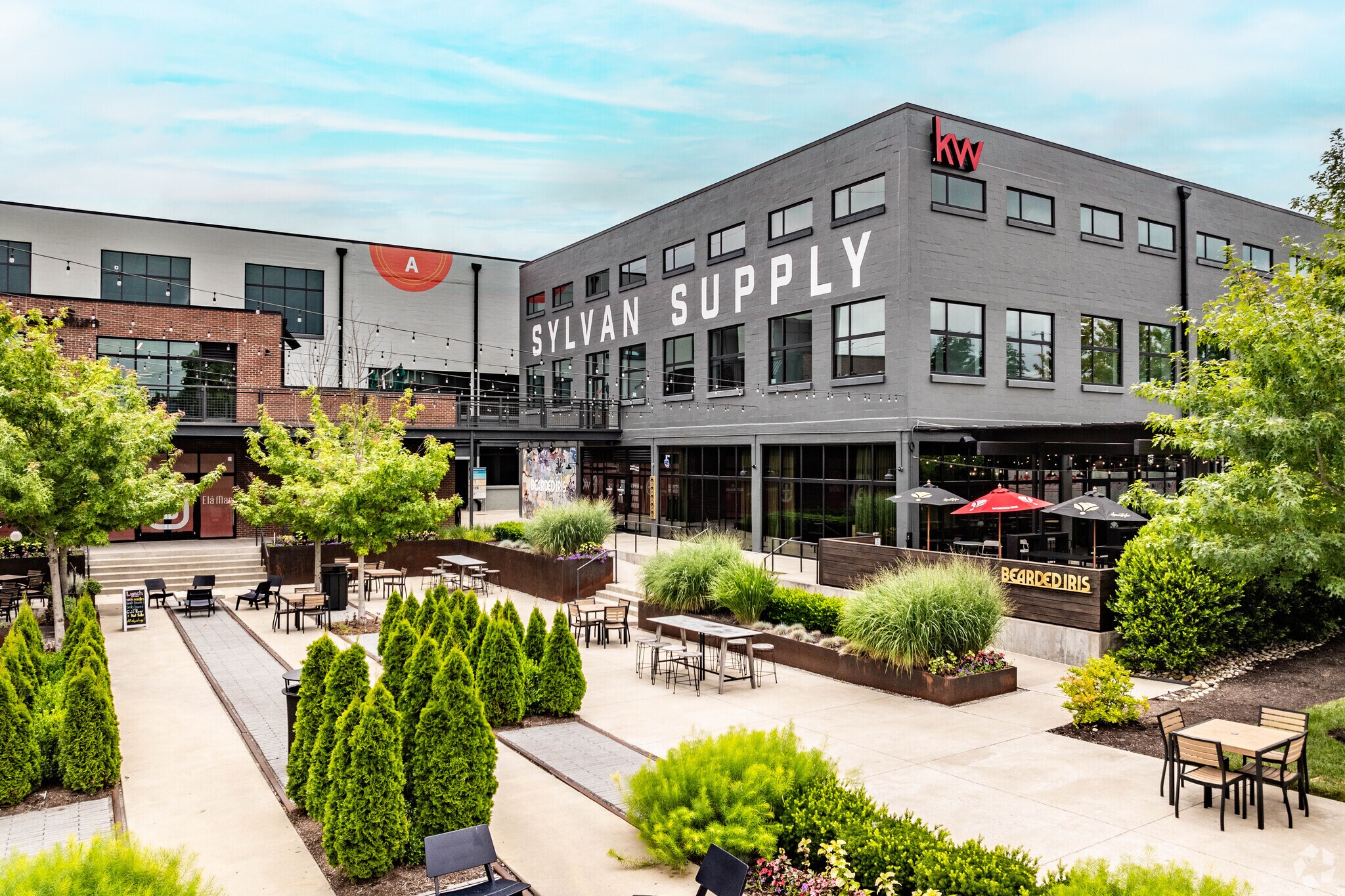 4101 Charlotte Ave, Nashville, TN à louer Photo du bâtiment- Image 1 de 11