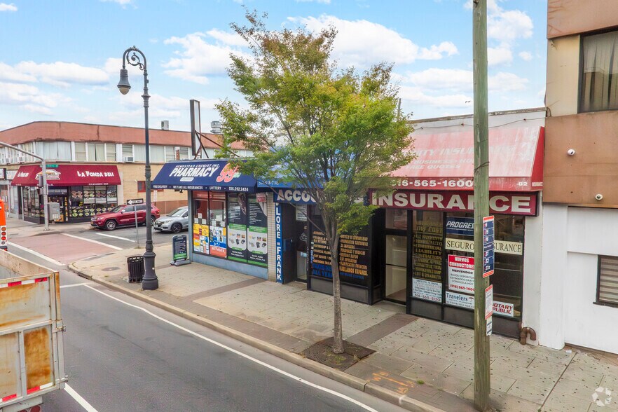 84 N Franklin St, Hempstead, NY à louer - Photo du bâtiment - Image 2 de 7