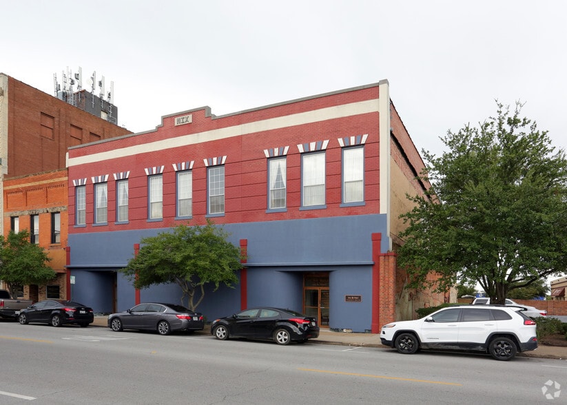 112 N Travis St, Sherman, TX à louer - Photo principale - Image 1 de 2