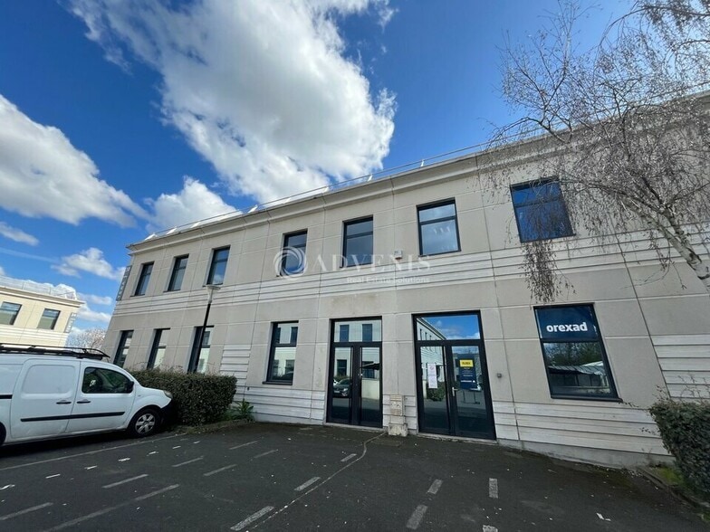 Office in Créteil for lease - Building Photo - Image 3 of 4