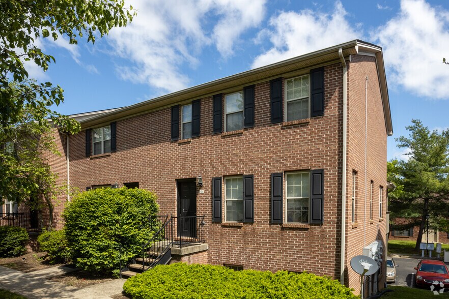 3353-3375 Cove Lake Dr, Lexington, KY à vendre - Photo principale - Image 1 de 57