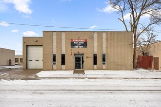 23201 Roseberry Ave, Warren, MI à vendre Photo intérieure- Image 2 de 44