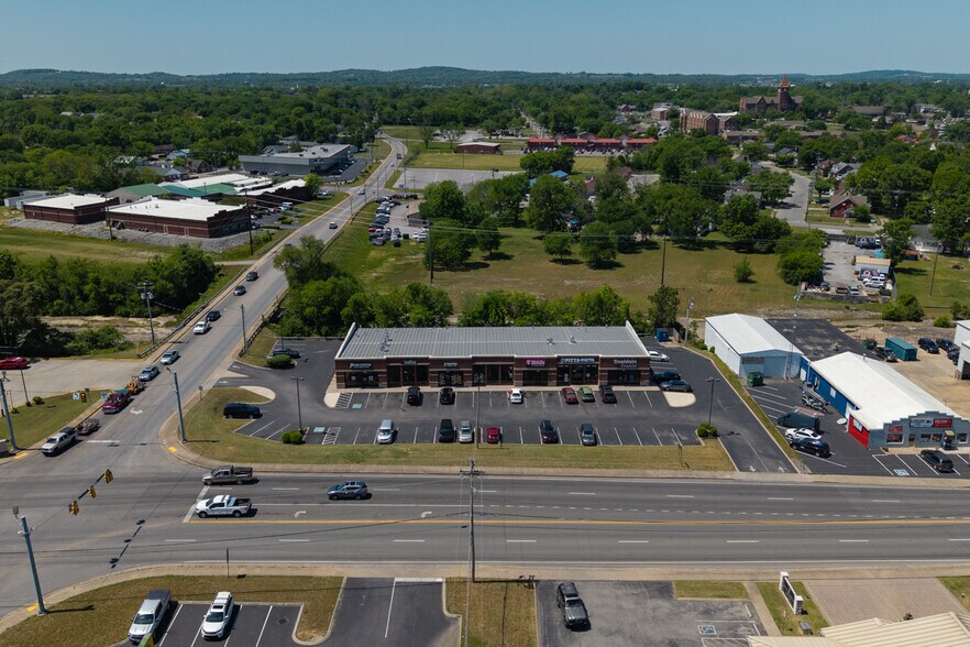 340-346 S Cumberland St, Lebanon, TN à louer - Photo du bâtiment - Image 2 de 16