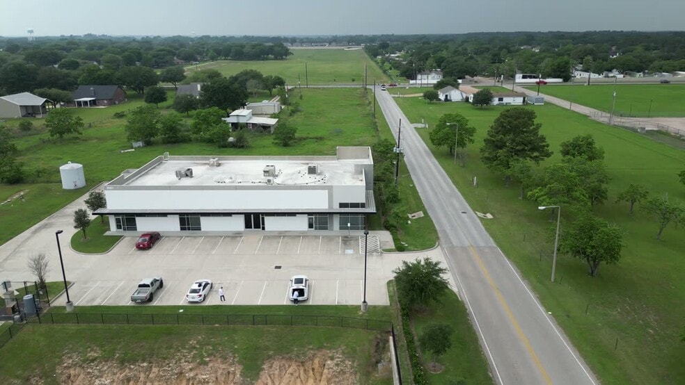 2551 Katy Fort Bend Rd, Katy, TX à louer - Vidéo sur l’inscription commerciale - Image 2 de 18