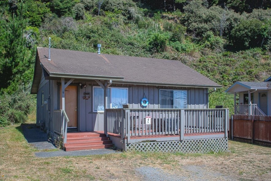 6561 Spring St, Fields Landing, CA for sale - Building Photo - Image 2 of 13