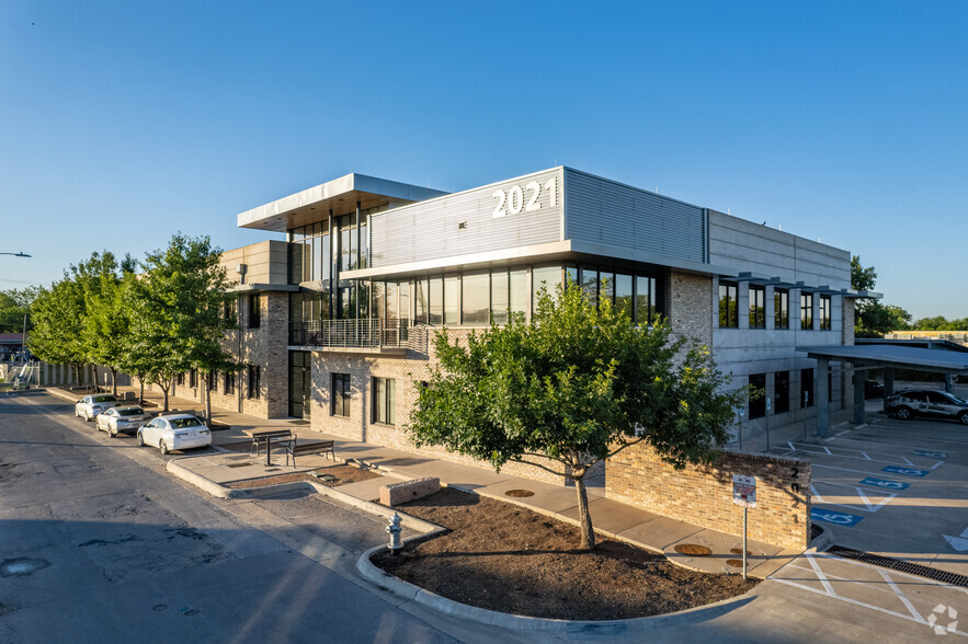 2021 E 5th St, Austin, TX à louer - Photo du bâtiment - Image 3 de 19