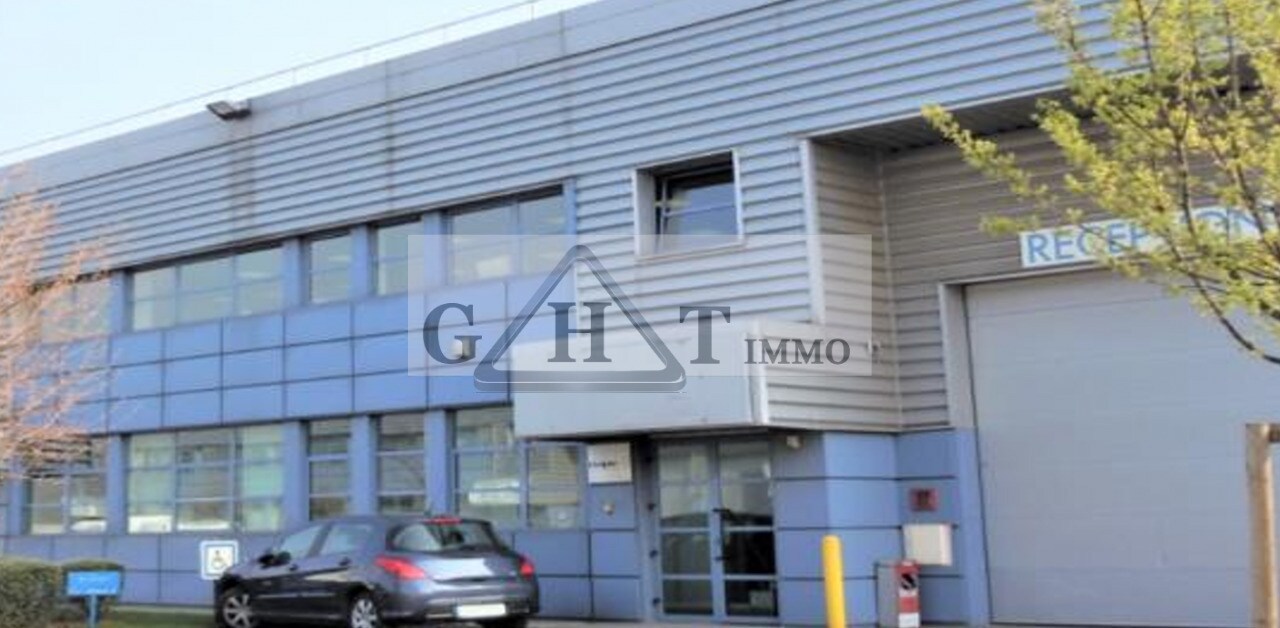 Industrial in La Courneuve for lease Building Photo- Image 1 of 5