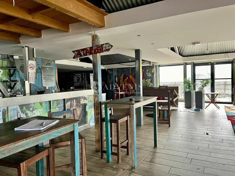 Commerce de détail dans Saint-Bonnet-de-Mure à louer - Photo intérieure - Image 2 de 5