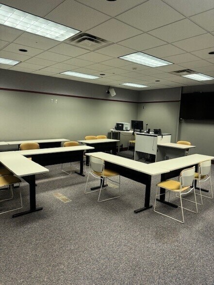 10785 Bennett Rd, Dunkirk, NY à vendre - Photo du bâtiment - Image 3 de 31