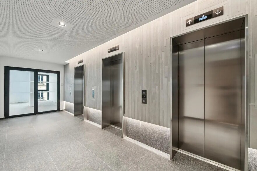 9 Rue Salneuve, Paris for lease - Building Photo - Image 3 of 19