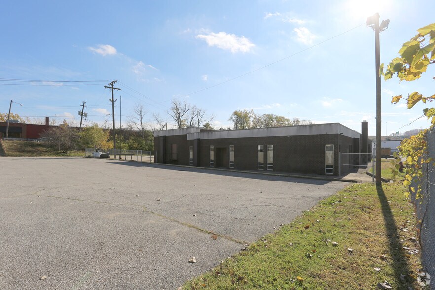 6600 E Schaaf Rd, Independence, OH à louer - Photo du bâtiment - Image 3 de 7