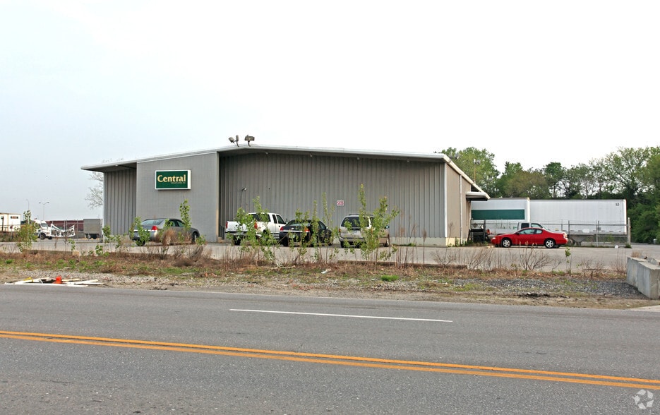 5036 Gardner Ave, Kansas City, MO for lease - Building Photo - Image 3 of 3