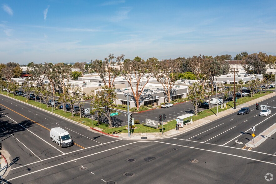 15441 Red Hill Ave, Tustin, CA à louer - Aérien - Image 3 de 18
