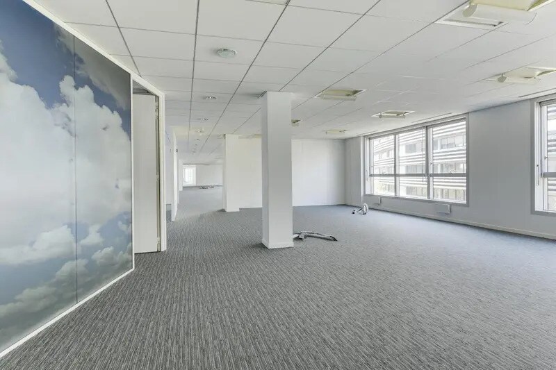 Industrial in Saint-Denis for lease - Interior Photo - Image 3 of 12