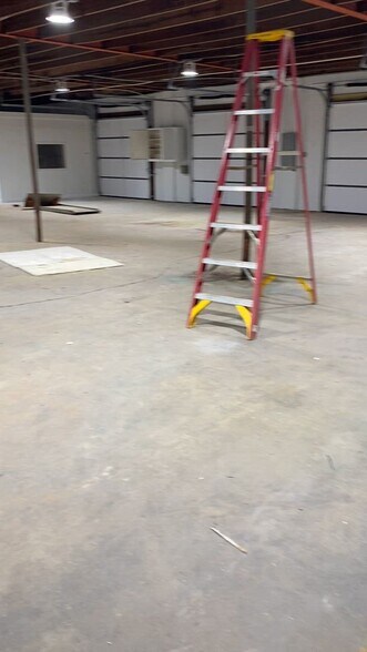 1411 Grantham St, Goldsboro, NC à louer - Vidéo sur l’inscription commerciale - Image 2 de 9