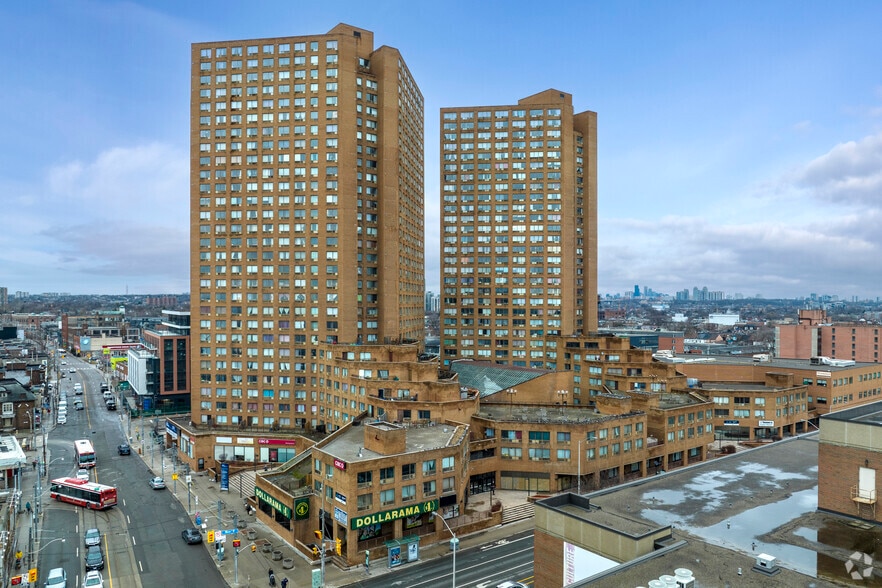 2340-2360 Dundas St W, Toronto, ON for sale - Building Photo - Image 1 of 1