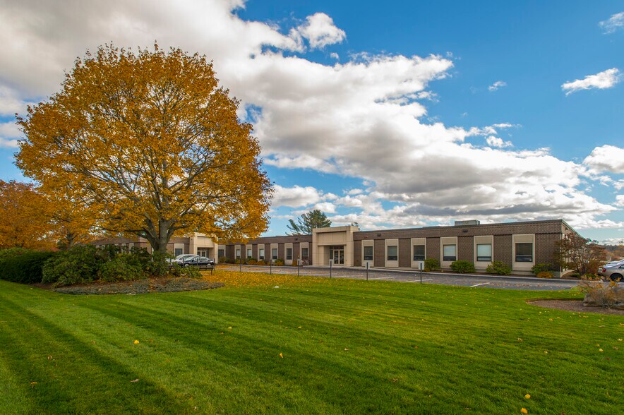 12-18 Hartwell Ave, Lexington, MA à louer - Photo du bâtiment - Image 1 de 3